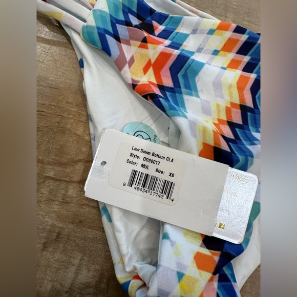 L Space diamond daze bikini NWT size XS SWIMWEAR reversible - Picture 8 of 15